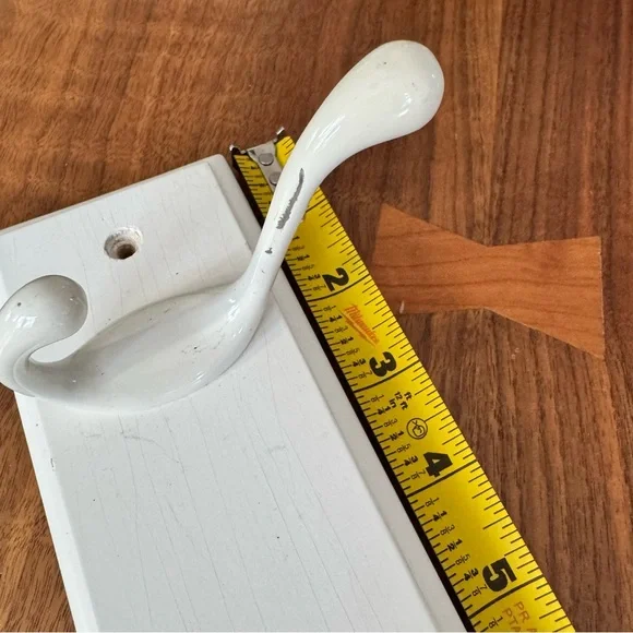 2 White Wall Hook Organizers. 1 White 18” and 1 Off-White 27”. - Picture 8 of 10